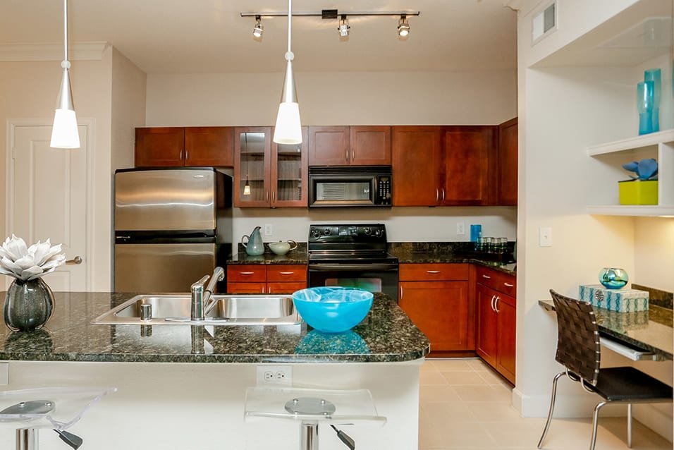 https://reolti.com/wp-content/uploads/WPL/562/img_17_three-thousand-sage-houston-tx-kitchen-1-.jpg