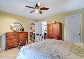 Park Rd, Ontario, ,Room,For Rent,Park Rd,1085